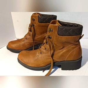 White Mountain Lace Up Short Boots sz.‎ 8